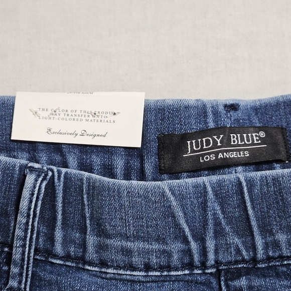 JUDY BLUE NWT Womens High Rise Pull On Skinny Capri Cropped Pant Medium Wash 18W - Picture 5 of 14